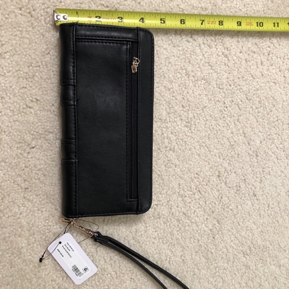 Authentic Guess Black leather clutch / wristlet - Picture 6 of 6